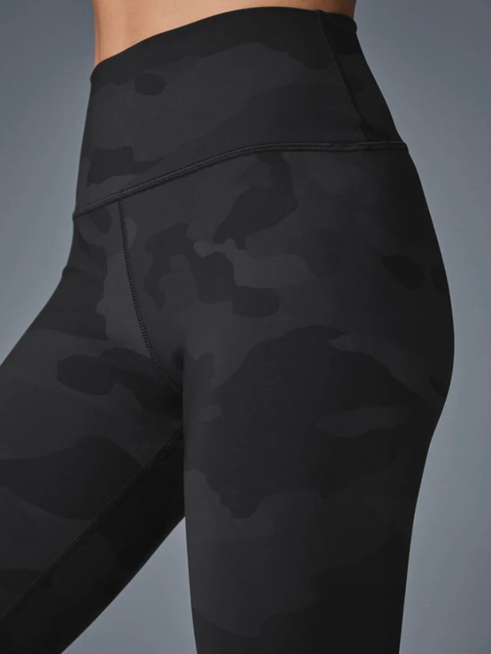 Alo High-Waist Camo Vapor Legging - Picture 4 of 7